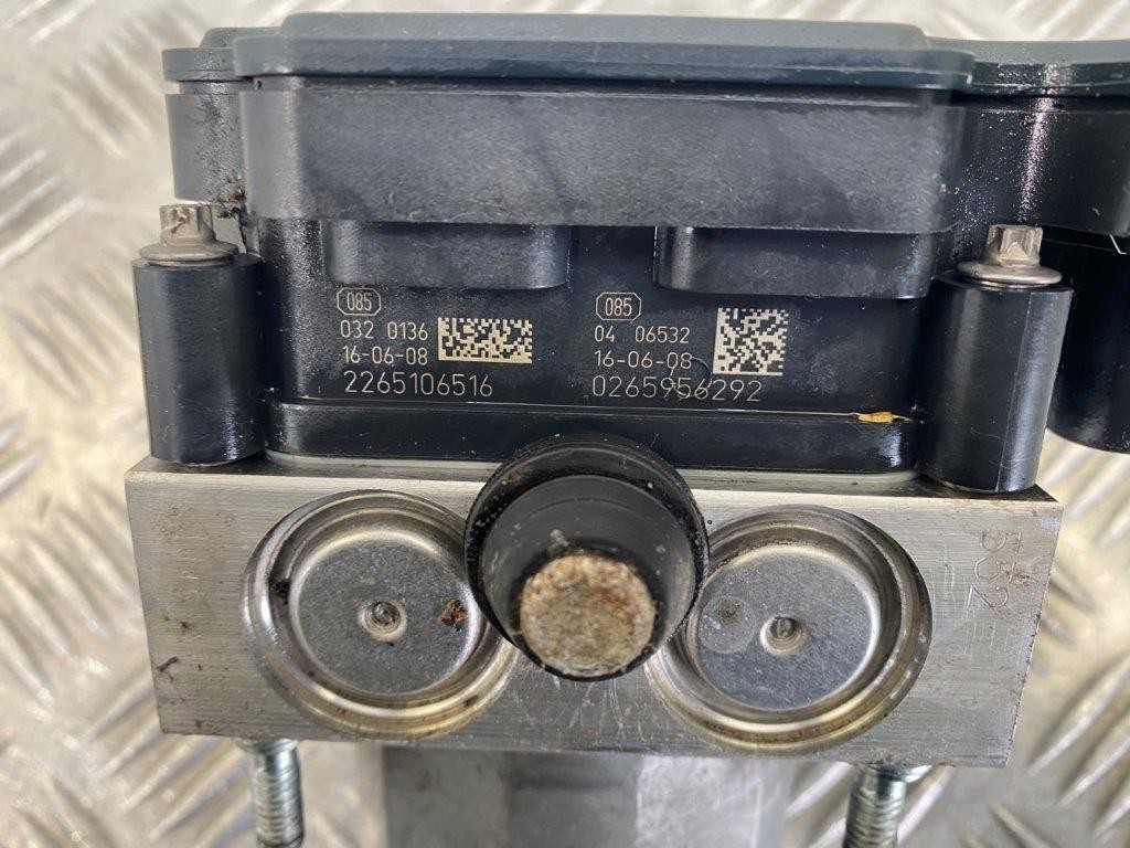 15-19 VAUXHALL CORSA E/ASTRA K/INSIGNIA 1.3 DIESEL ABS PUMP 39011871 - Thumbnail 9