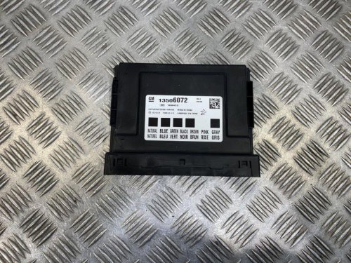 15-19 VAUXHALL CORSA E BCM BODY CONTROL MODULE/FUSE BOX 13506072
