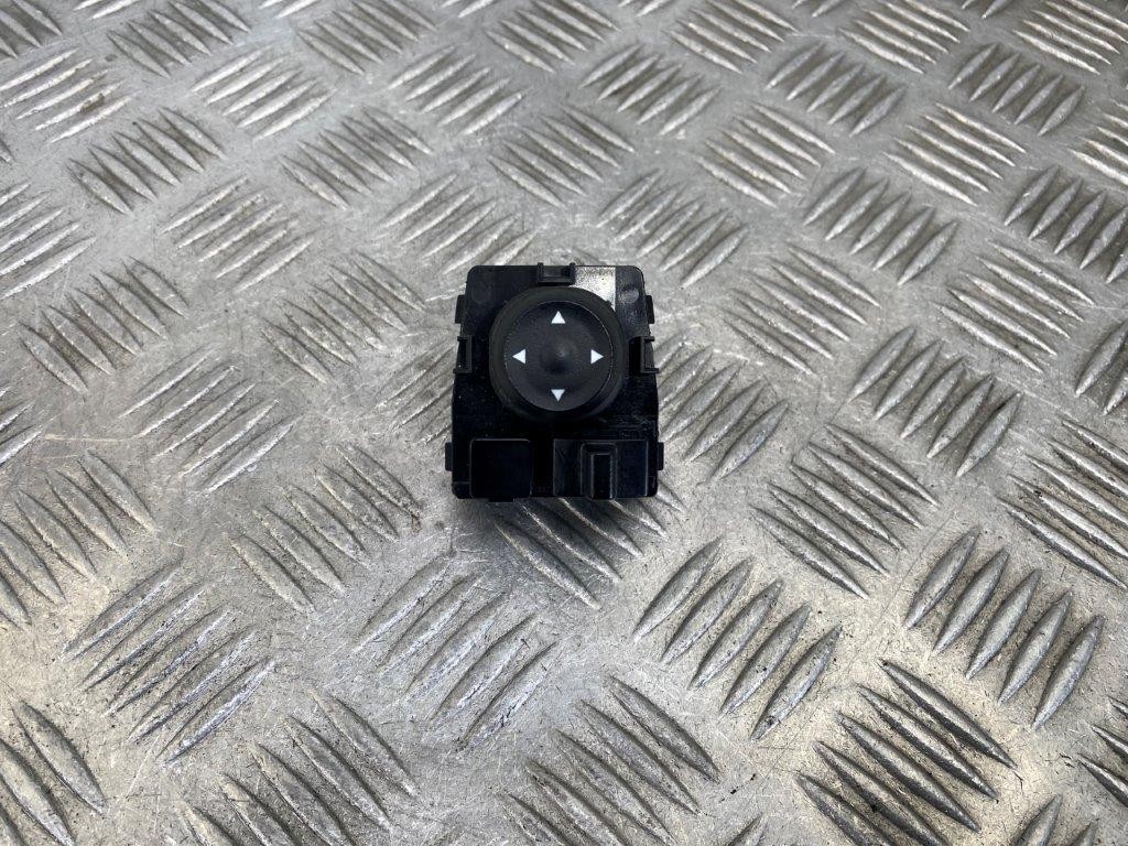 20-26 HYUNDAI I20 MK3 ELECTRIC WING MIRROR SWITCH BUTTON 93530BV000 - Thumbnail 2
