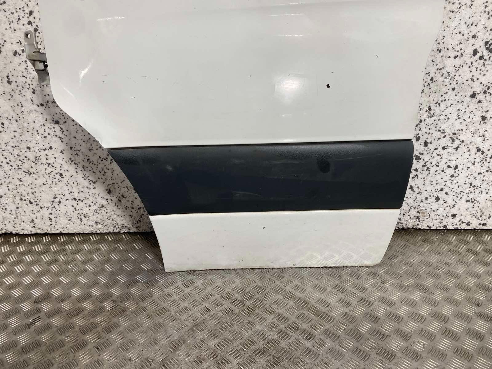 20-25 MERCEDES SPRINTER B910 L2H2 PASSENGER FRONT DOOR WHITE (PLS READ) - Thumbnail 3