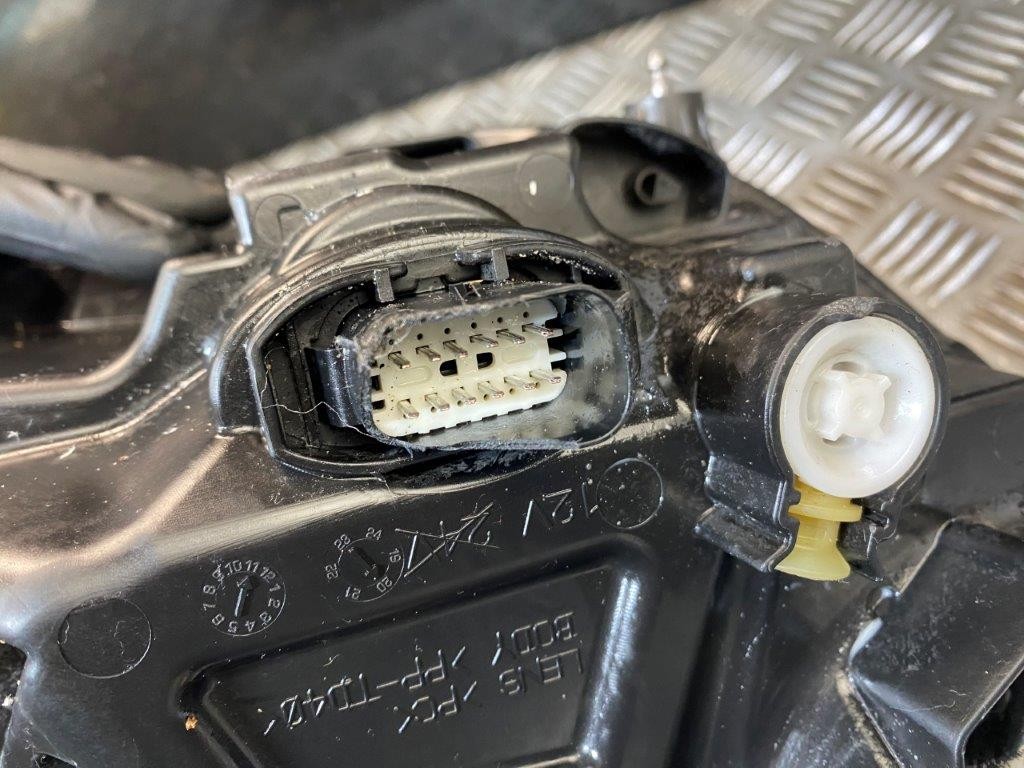 18-22 FORD FOCUS MK4 N/S PASSENGER NEAR SIDE LED HEADLIGHT (PLS READ) - Thumbnail 13