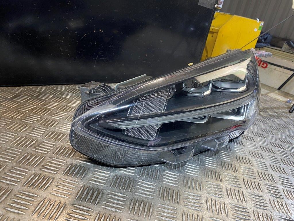 18-22 FORD FOCUS MK4 N/S PASSENGER NEAR SIDE LED HEADLIGHT (PLS READ) - Thumbnail 4