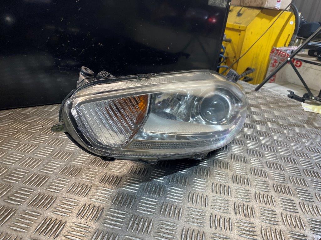 12-17 FORD FIESTA MK7 3/5 DOOR N/S PASSENGER NEAR SIDE HEADLIGHT (PLS READ) - Thumbnail 3