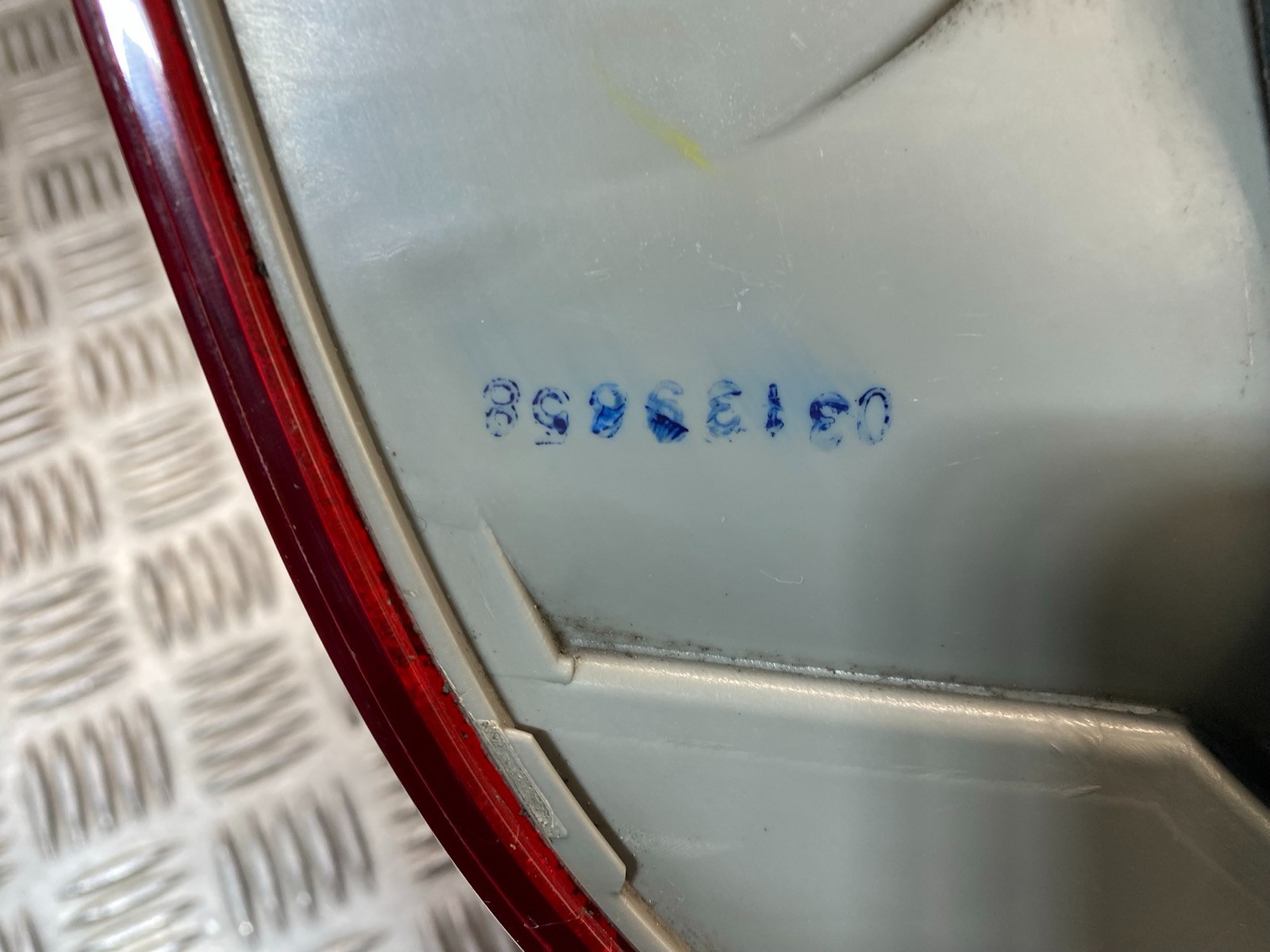 10-13 BMW 320I E92 LCI PASSENGER  SIDE AFTERMARKET DEPO REAR LIGHT (SCRATCHED) - Thumbnail 8