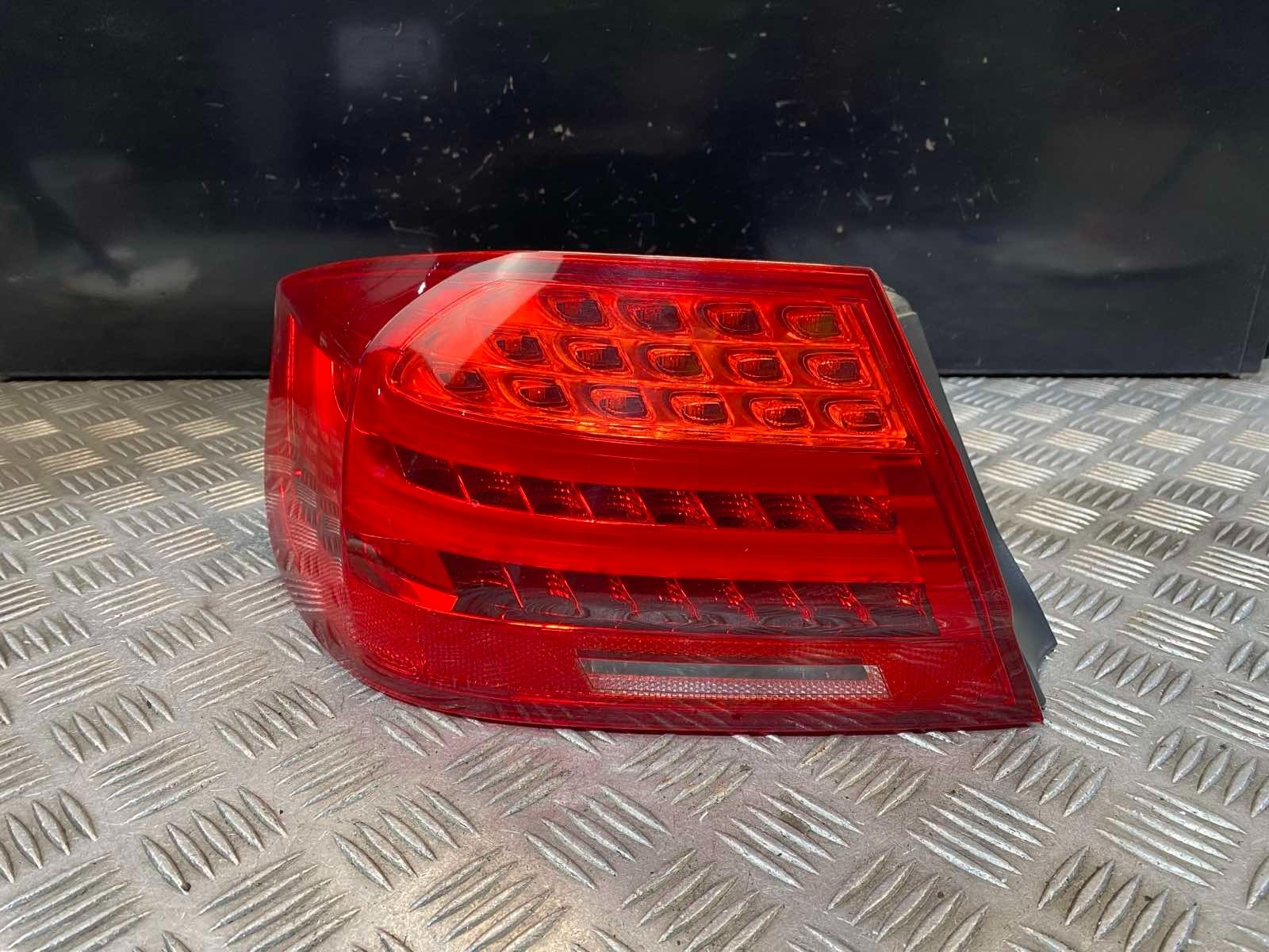 10-13 BMW 320I E92 LCI PASSENGER  SIDE AFTERMARKET DEPO REAR LIGHT (SCRATCHED) - Thumbnail 2