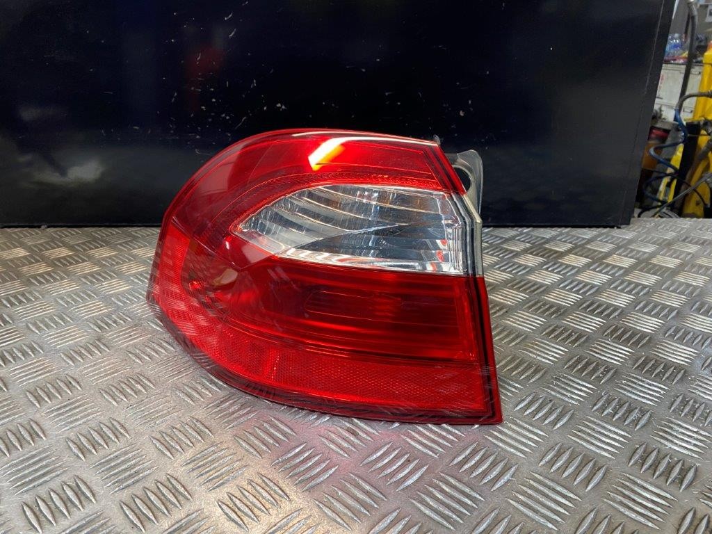 11-17 KIA RIO MK3 5 DOOR PASSENGER TAILGATE INNER REAR LIGHT *WATER CONDENSATION - Thumbnail 2