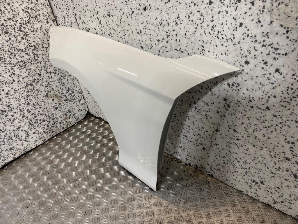 15-19 BMW 118D F20 PASSENGER SIDE FRONT WING WHITE PAINT CODE 300 (PLS READ) - Thumbnail 5