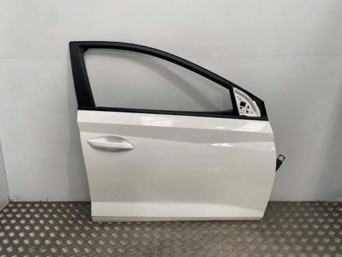 20-26 HYUNDAI I20 MK3 DRIVER SIDE FRONT DOOR WHITE PAINT CODE SAW (SCRATCHED)