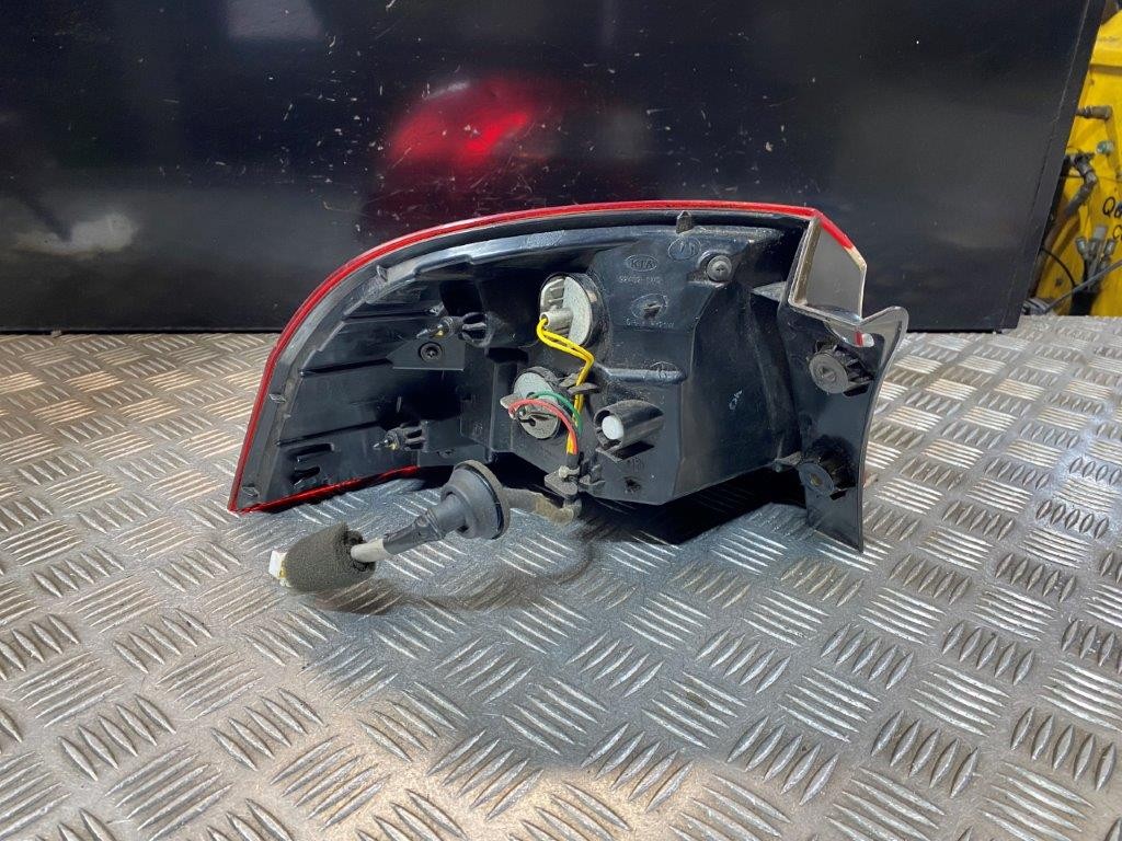 11-17 KIA RIO MK3 5 DOOR O/S DRIVER OFF SIDE TAILGATE INNER REAR LIGHT - Thumbnail 5